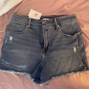 NWT Good American jean shorts